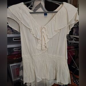 Women's M Old Navy Cream Ruffle Top NWT